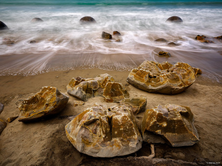 Moeraki boulders