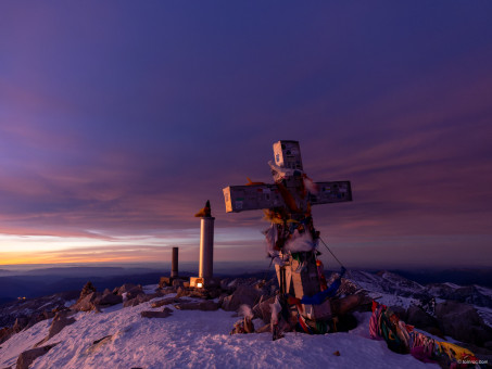 La croix démontée