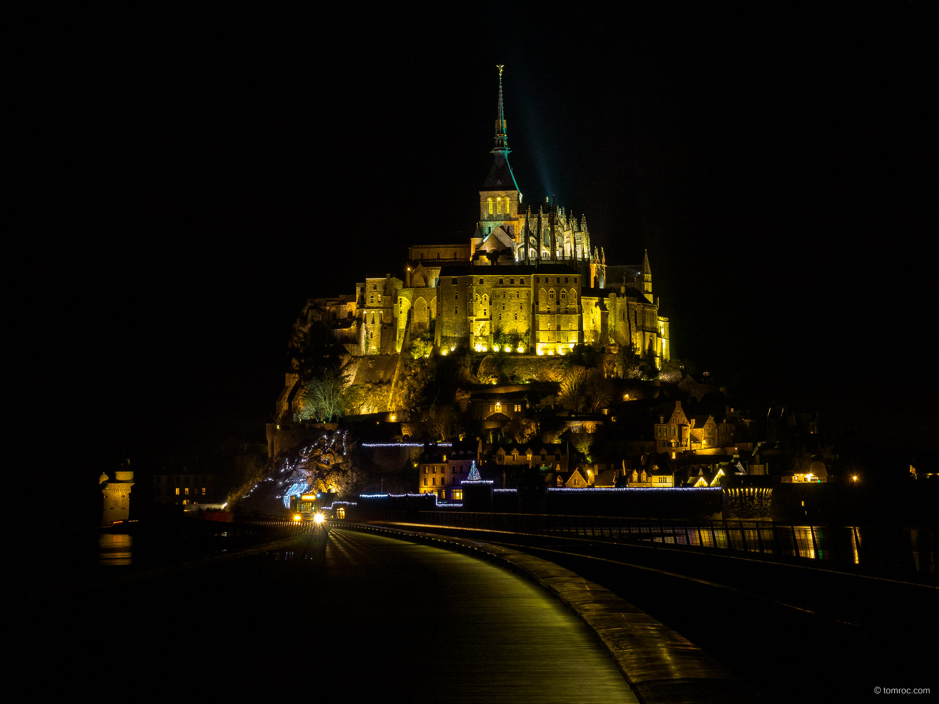 Le Mont Saint Michel, plus beau de nuit ?